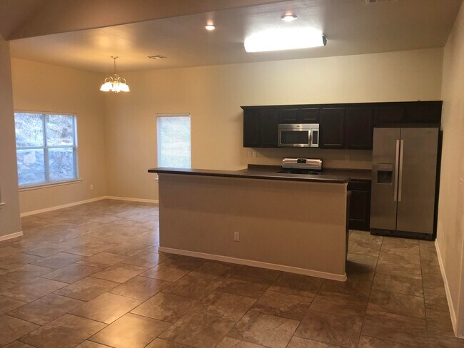 Building Photo - 7786 Oak Landing Drive