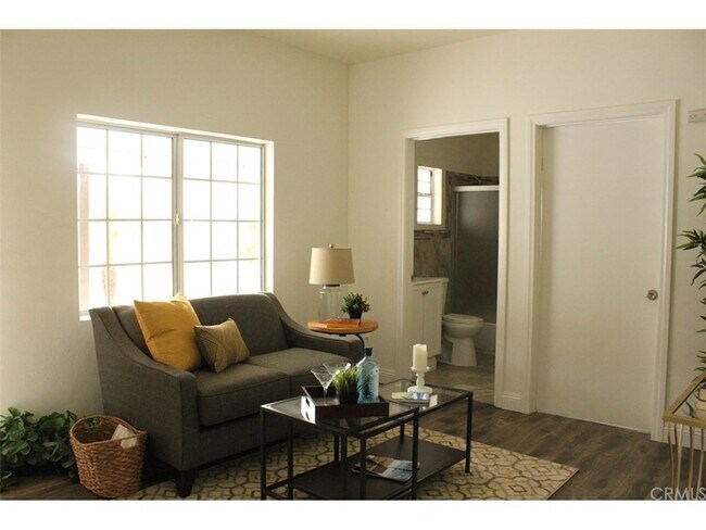 Building Photo - 2219 S Redondo Blvd