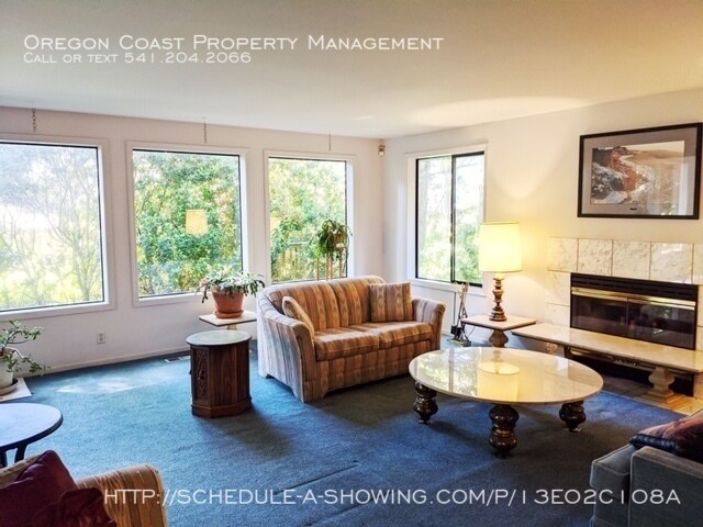 Building Photo - 1275 SW Walking Wood