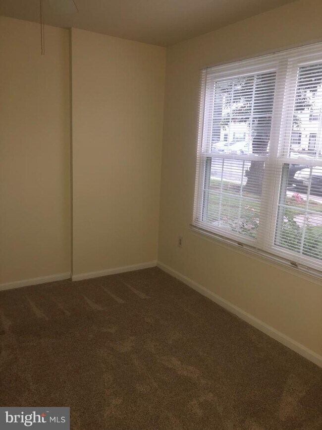 Building Photo - 813 Alabaster Ct