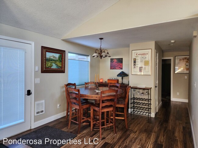 Foto del edificio - 3 br, 2 bath House - 188 E Black Butte