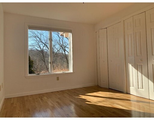 Building Photo - 262 Kenrick St