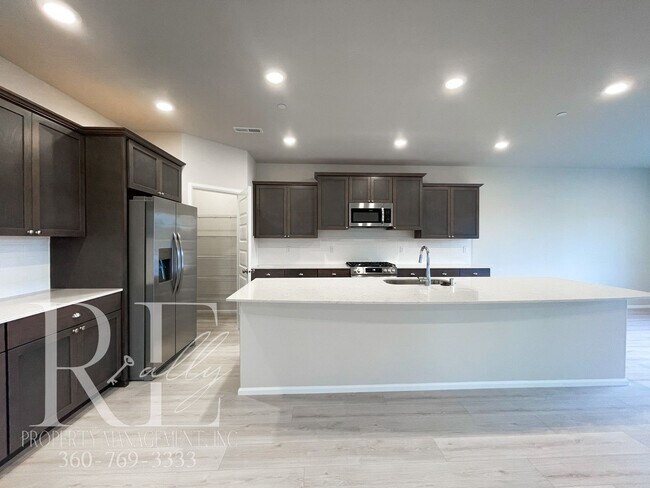 Building Photo - BRAND NEW 2024 HOME!