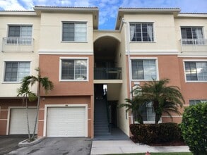 Building Photo - 2308 Myrtlewood Cir E