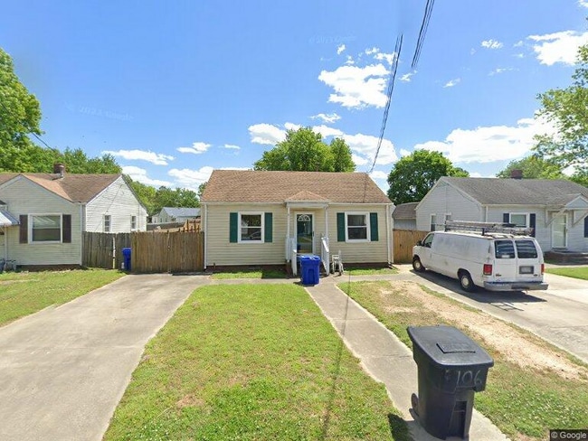 Photo - 106 Bolling Rd House