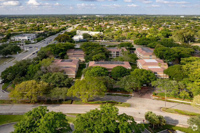 Aerial Photo - Courtyards Of Coral Springs