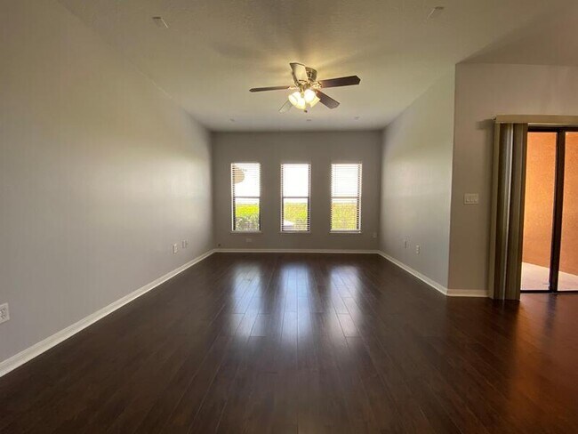 Foto del edificio - 9668 Doris Ln