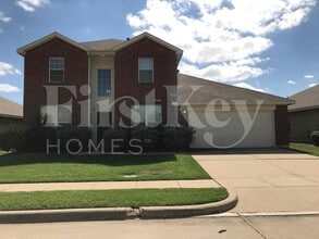 Building Photo - 429 W Clover Park Dr