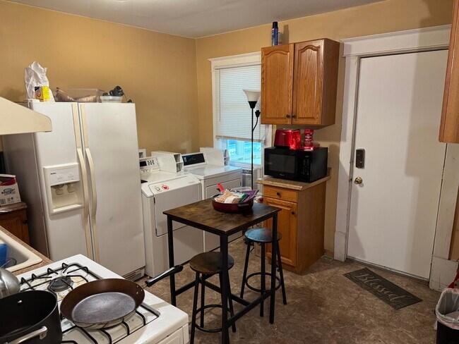 Foto del edificio - 344 16th Ave NE