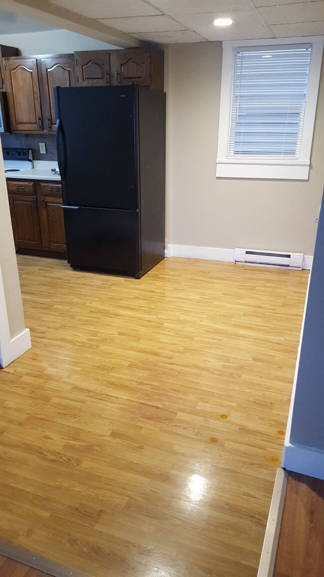 Building Photo - 2000 University Ave