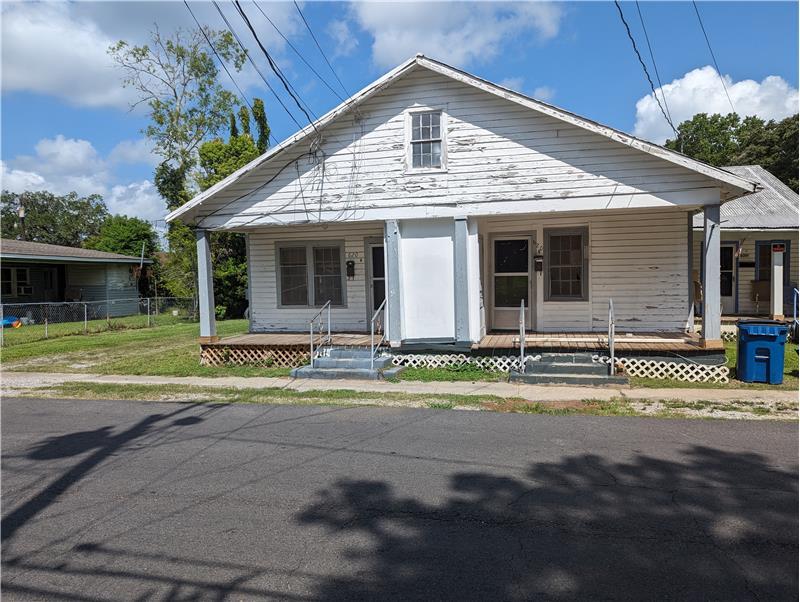 Primary Photo - 620 Washington St