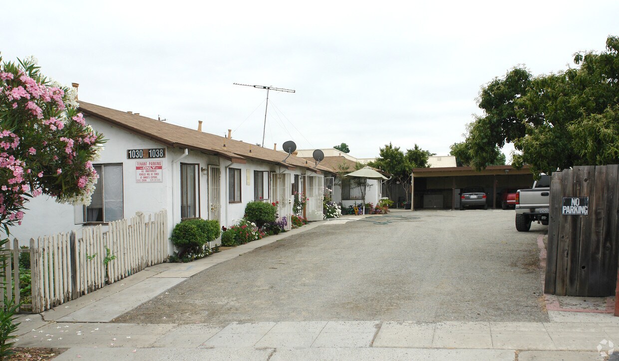 Building Photo - 1034 Di Giulio Ave