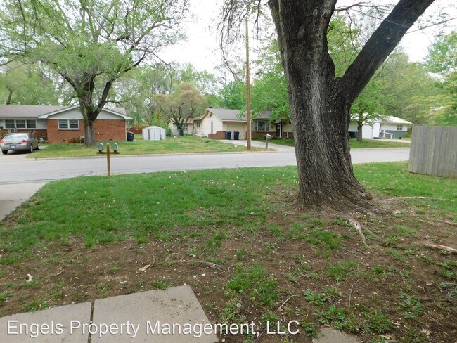 Building Photo - 2 br, 1 bath House - 307 Warren