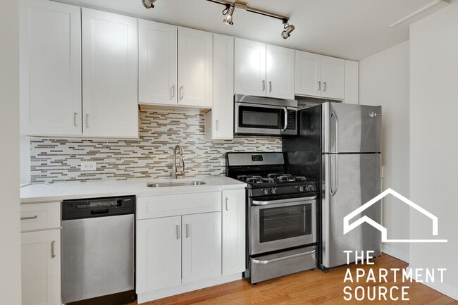 Foto del edificio - 2519 W Leland Ave