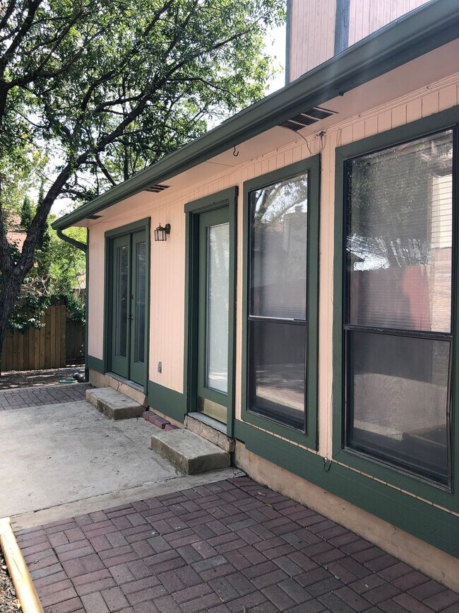 Foto del edificio - 2 Bedroom Single Family Home in San Antonio