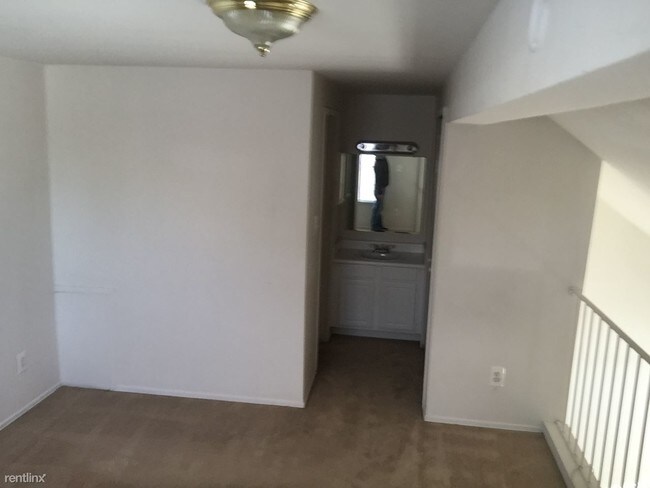 Building Photo - 35531 Turner Dr