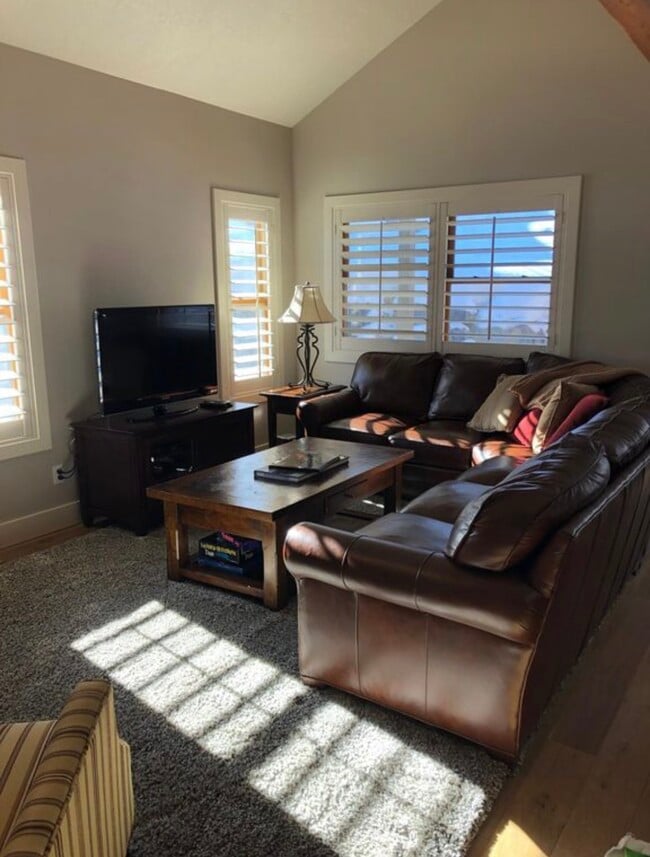 Foto del edificio - 1975 Paddington Dr