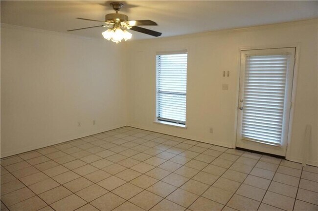 Foto del edificio - 1448 Carrollton Ave