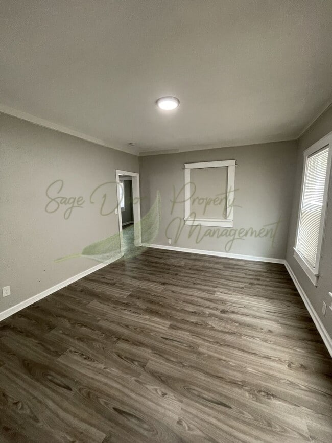 Building Photo - INCREDIBLE SPECIAL!!! 1/2 OFF RENT!!!