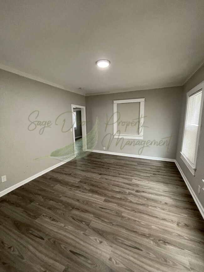 Foto del edificio - INCREDIBLE SPECIAL!!! 1/2 OFF RENT!!!