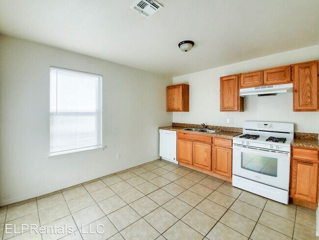 Foto del edificio - 3817 Moonlight Ave