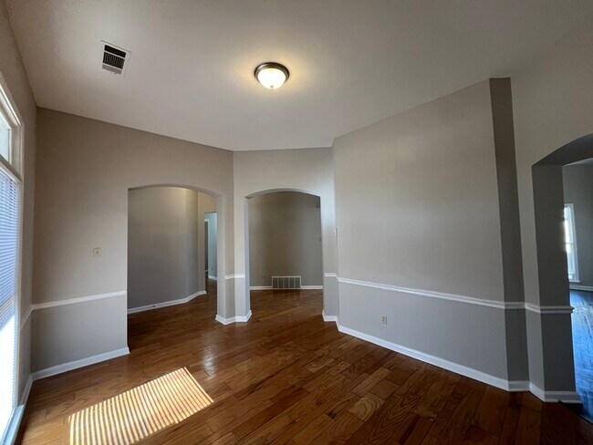 Foto del edificio - 8374 Kings Trail Cove