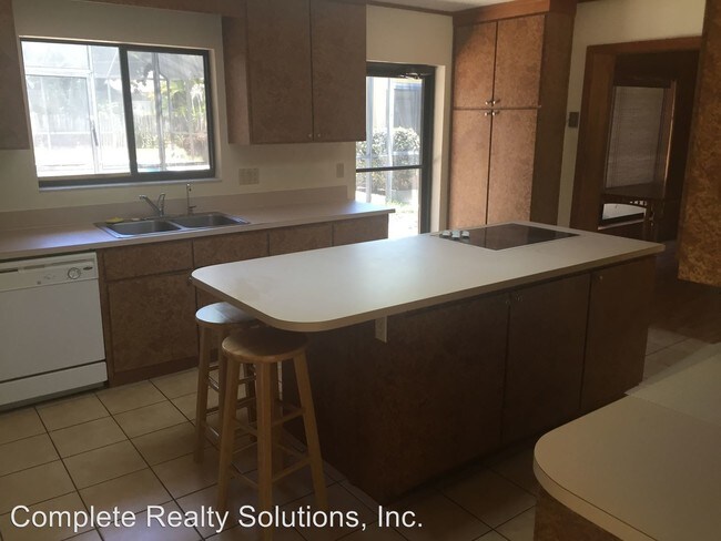 Building Photo - 3546 Avocado Dr