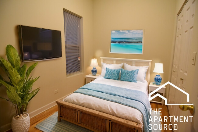 Building Photo - 3805 W Belmont Ave