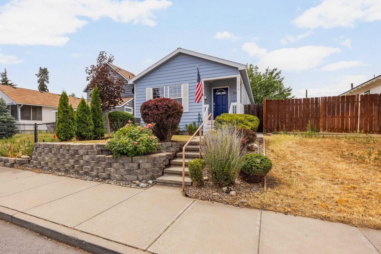 Primary Photo - 244 N Emerson Ave
