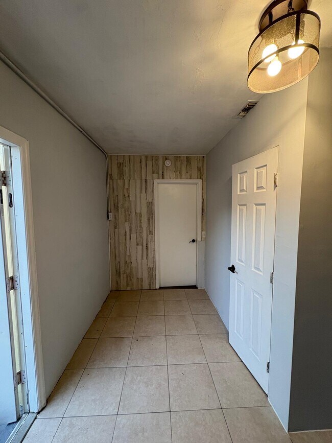 Zona de sofás - 5941 NW 14th Ct