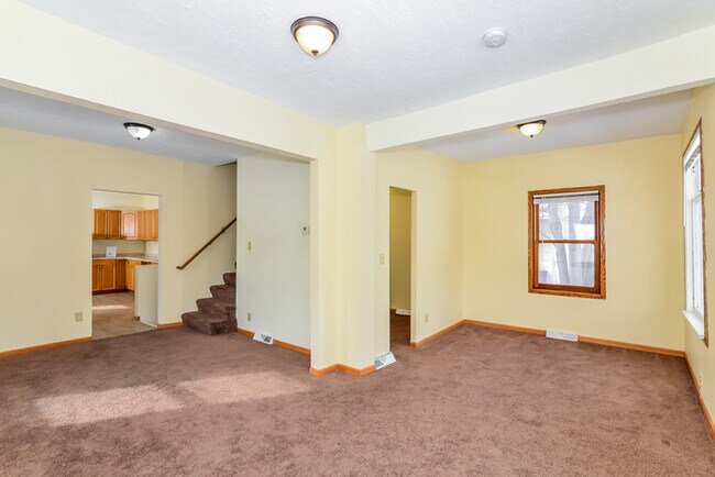 Foto del edificio - 3613 E 42nd St
