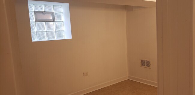 Foto del edificio - 5255 N Mobile Ave