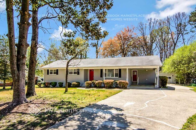 Foto del edificio - 232 Sandlewood Dr