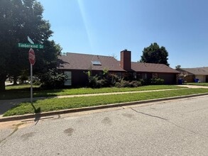 Building Photo - 3701 River Oaks Dr