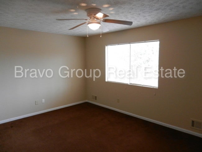 Building Photo - 599 Raintree Dr