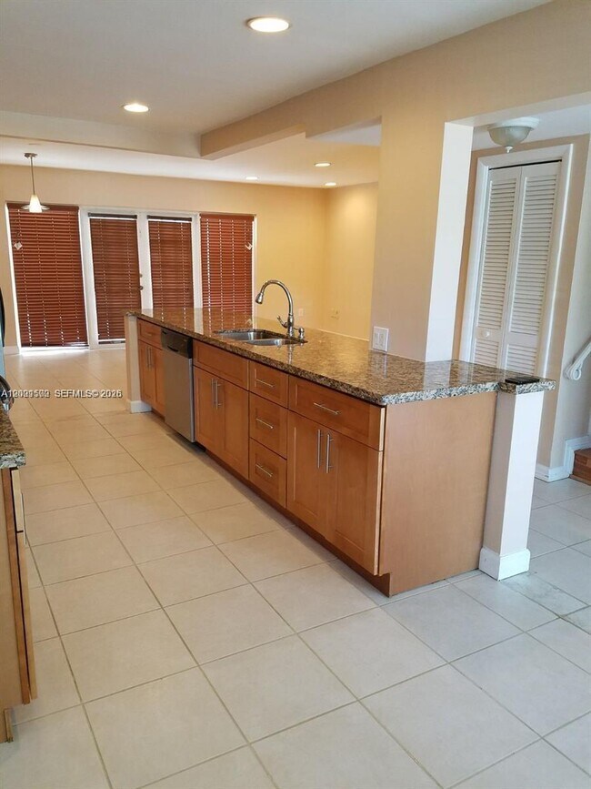 Foto del edificio - 2750 N 34th Ave