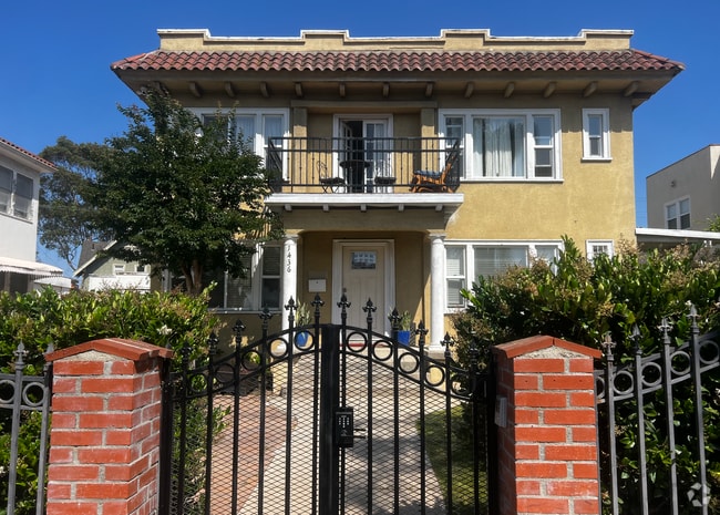 Building Photo - 1438 S Norton Ave