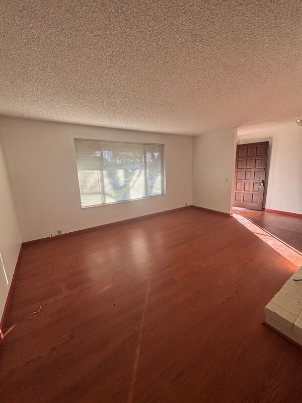 Building Photo - 1215 Brickley Rd