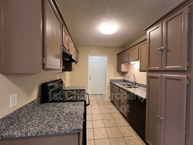Building Photo - 4500 Trysail Dr