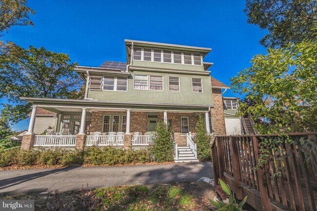 Foto del edificio - 313 Edgewood Dr