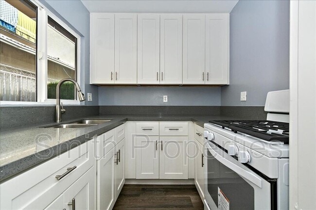 Foto del edificio - 4109 W 126th St