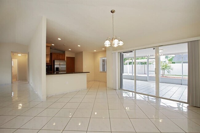 Building Photo - 16440 SW 144th Ave