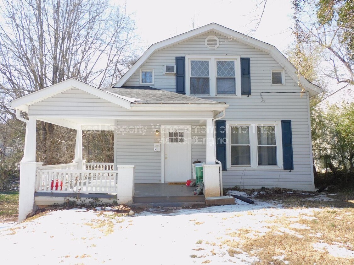 Photo - 810 Brent St