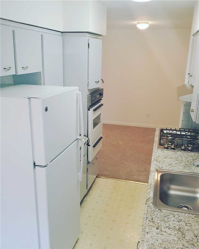 Foto del edificio - 60-56 75th St