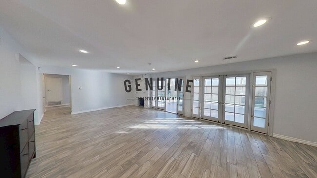 Building Photo - Coming Soon: Remodeled 4Bd 2Ba Home in Fou...