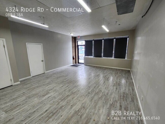 Foto del edificio - Excellent Commercial Space on Ridge Rd – H...