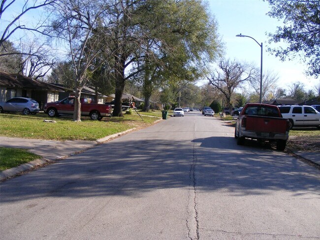Building Photo - 5715 Westover St