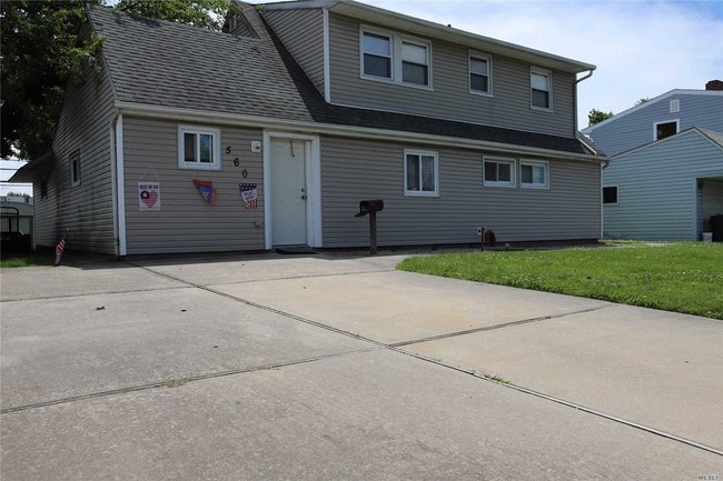 Building Photo - 560 N Newbridge Rd