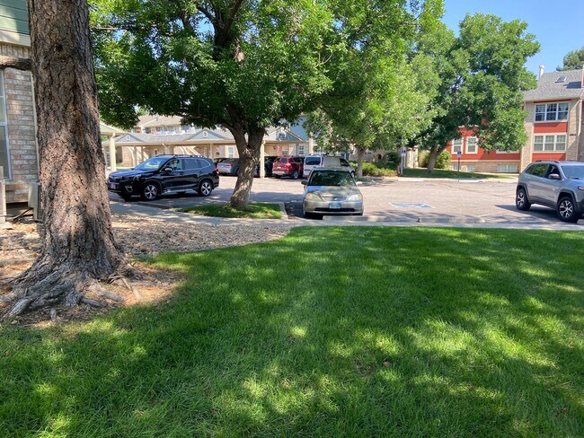 Foto del edificio - Beautiful 2 bed 2 bath Condo in Centennial