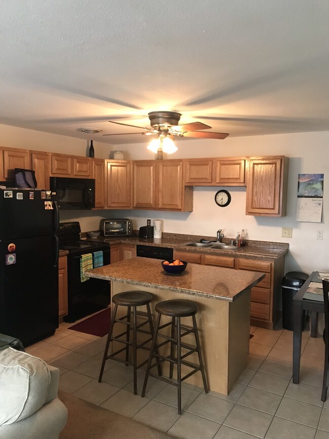 300 Owen Rd Unit 6, Monona, WI 53716 Room for Rent in Monona, WI